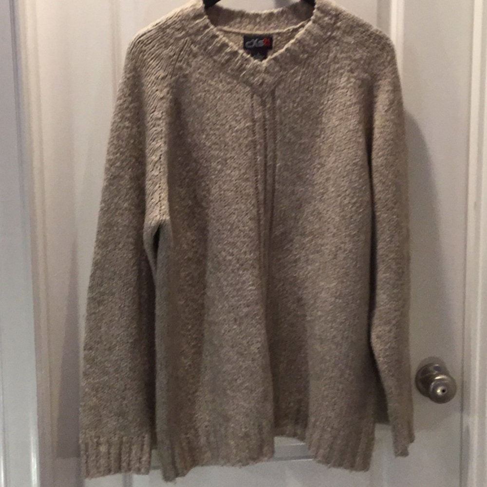 Men’s tan sweater ~ size Large